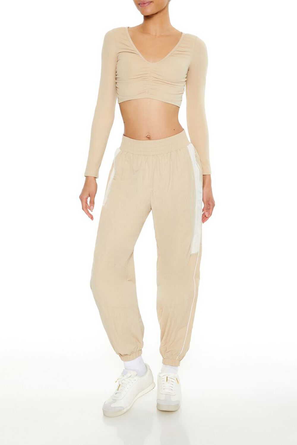 DESERT SAND Active Ruched V-Neck Crop Top, image 2