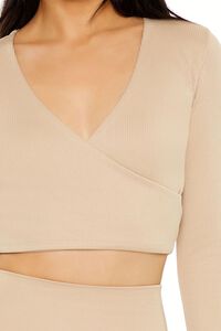DESERT SAND Active Seamless Surplice Crop Top, image 3