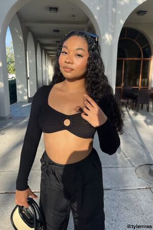 BLACK Sweater-Knit Keyhole Crop Top, image 1